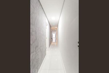 Casa à venda com 600m², 5 quartos e 6 vagas Casa à venda com 600m², 5 quartos e 6 vagasCorredor