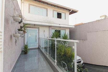 Casa à venda com 600m², 5 quartos e 6 vagas Casa à venda com 600m², 5 quartos e 6 vagasFachada