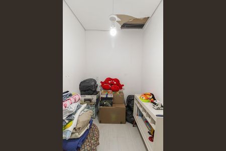 Casa à venda com 600m², 5 quartos e 6 vagas Casa à venda com 600m², 5 quartos e 6 vagasQuarto