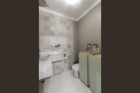 Casa à venda com 600m², 5 quartos e 6 vagas Casa à venda com 600m², 5 quartos e 6 vagasBanheiro de serviço