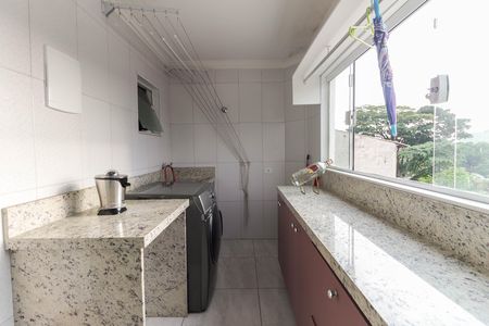 Casa à venda com 600m², 5 quartos e 6 vagas Casa à venda com 600m², 5 quartos e 6 vagasÁrea de Serviço 2