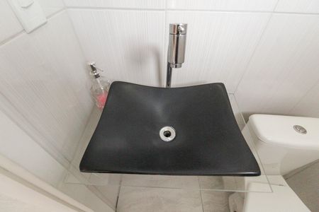 Casa à venda com 600m², 5 quartos e 6 vagas Casa à venda com 600m², 5 quartos e 6 vagasLavabo 2