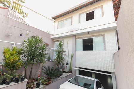 Casa à venda com 600m², 5 quartos e 6 vagas Casa à venda com 600m², 5 quartos e 6 vagasFachada