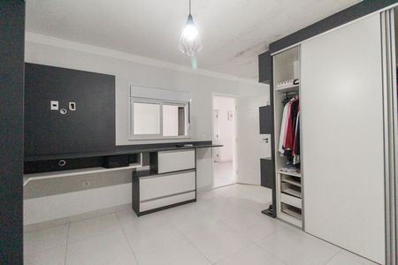 Casa à venda com 600m², 5 quartos e 6 vagas Casa à venda com 600m², 5 quartos e 6 vagasSuíte 4