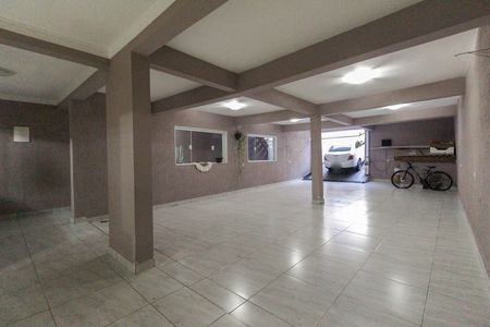 Casa à venda com 600m², 5 quartos e 6 vagas Casa à venda com 600m², 5 quartos e 6 vagasGaragem