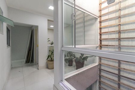 Casa à venda com 600m², 5 quartos e 6 vagas Casa à venda com 600m², 5 quartos e 6 vagasHall