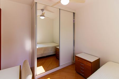 Apartamento à venda com 94m², 3 quartos e 2 vagasQuarto 2