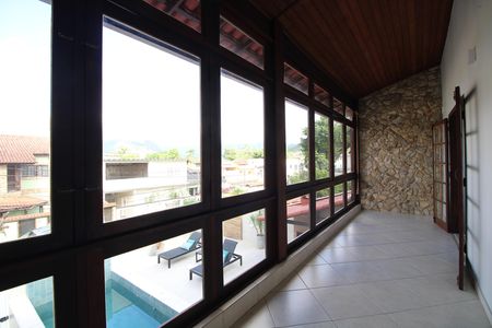 Casa de condomínio à venda com 370m², 4 quartos e 1 vagaSala 2 - Varanda