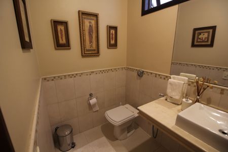 Casa de condomínio à venda com 370m², 4 quartos e 1 vagaLavabo 1