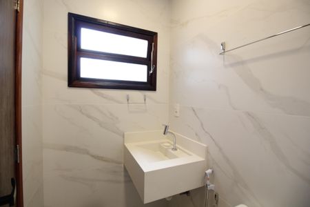 Casa de condomínio à venda com 370m², 4 quartos e 1 vagaBanheiro de Serviço