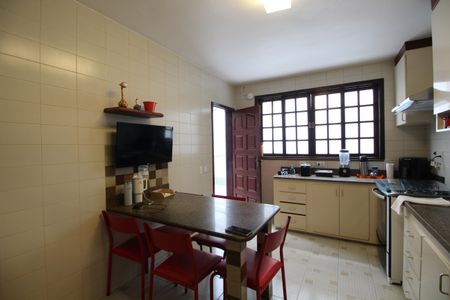 Casa de condomínio à venda com 370m², 4 quartos e 1 vagaCozinha