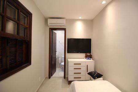 Casa de condomínio à venda com 370m², 4 quartos e 1 vagaQuarto de Serviço