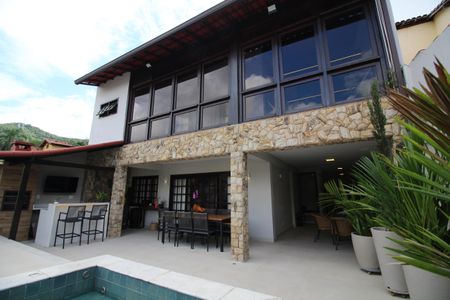 Casa de condomínio à venda com 370m², 4 quartos e 1 vagaÁrea Externa