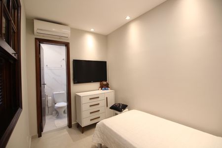 Casa de condomínio à venda com 370m², 4 quartos e 1 vagaQuarto de Serviço