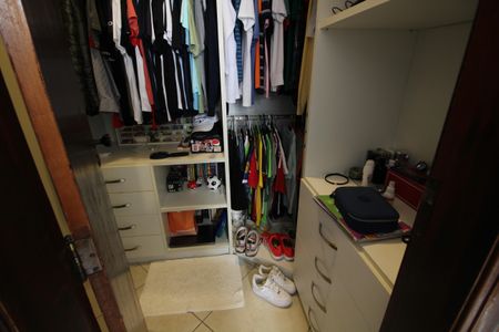Casa de condomínio à venda com 370m², 4 quartos e 1 vagaQuarto 1 - Closet
