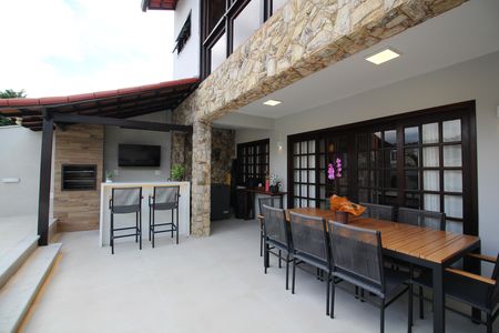 Casa de condomínio à venda com 370m², 4 quartos e 1 vagaChurrasqueira