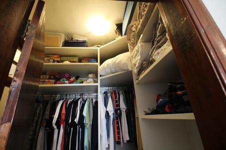 Casa de condomínio à venda com 370m², 4 quartos e 1 vagaQuarto 1 - Closet