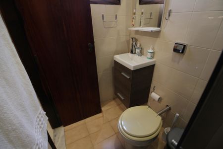 Casa de condomínio à venda com 370m², 4 quartos e 1 vagaQuarto 3 - Banheiro