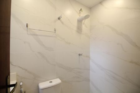 Casa de condomínio à venda com 370m², 4 quartos e 1 vagaBanheiro de Serviço