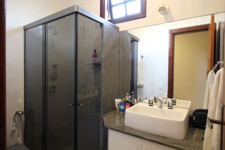 Casa de condomínio à venda com 370m², 4 quartos e 1 vagaBanheiro Social