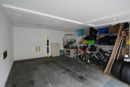 Casa de condomínio à venda com 370m², 4 quartos e 1 vagaGaragem