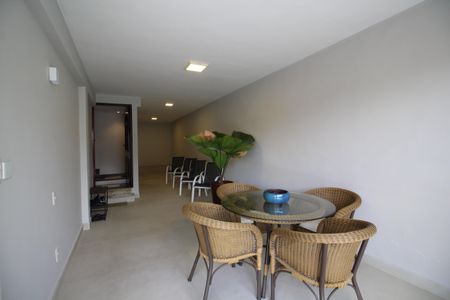 Casa de condomínio à venda com 370m², 4 quartos e 1 vagaÁrea Externa