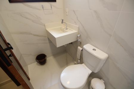 Casa de condomínio à venda com 370m², 4 quartos e 1 vagaBanheiro de Serviço