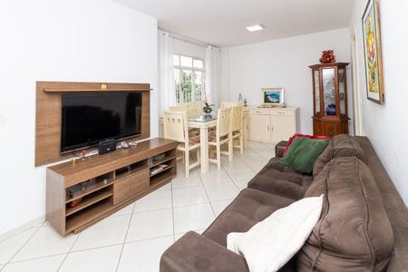 Apartamento para alugar com 78m², 2 quartos e 1 vagaSala