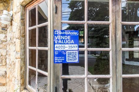 Casa de condomínio à venda com 380m², 4 quartos e 4 vagasVista da Rua