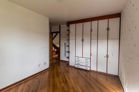 Casa de condomínio à venda com 380m², 4 quartos e 4 vagasSuíte 4