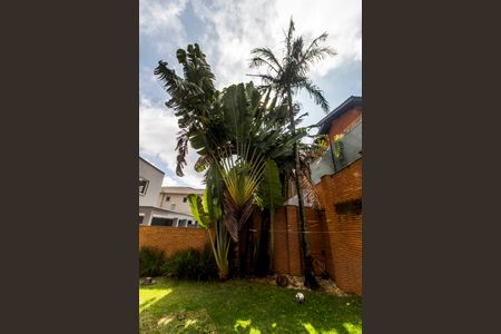 Casa de condomínio à venda com 380m², 4 quartos e 4 vagasQuintal