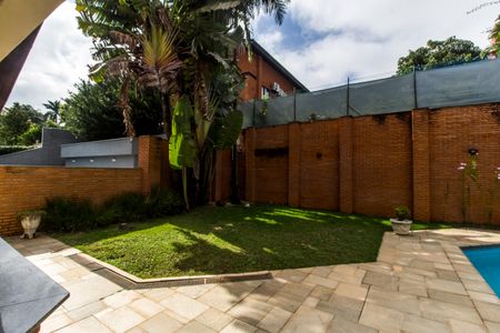 Casa de condomínio à venda com 380m², 4 quartos e 4 vagasQuintal
