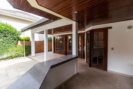 Casa de condomínio à venda com 380m², 4 quartos e 4 vagasVaranda gourmet