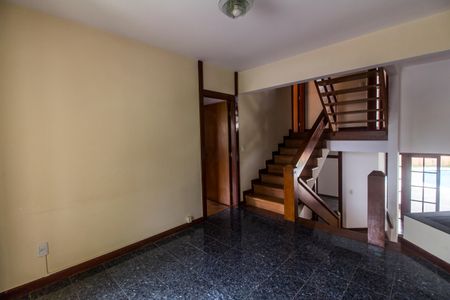 Casa de condomínio à venda com 380m², 4 quartos e 4 vagasSala de TV
