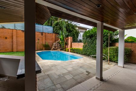 Casa de condomínio à venda com 380m², 4 quartos e 4 vagasVista