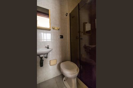 Casa de condomínio à venda com 380m², 4 quartos e 4 vagasBanheiro de serviço