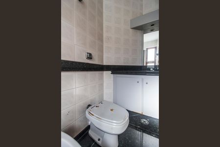 Casa de condomínio à venda com 380m², 4 quartos e 4 vagasBanheiro da Suíte 2