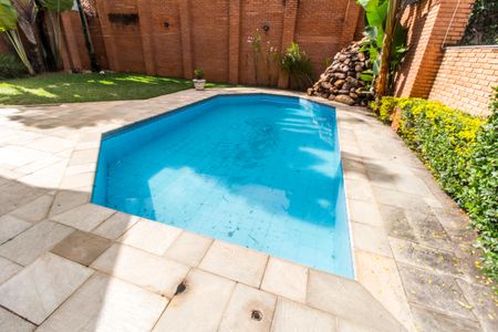 Casa de condomínio à venda com 380m², 4 quartos e 4 vagasPiscina