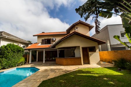 Casa de condomínio à venda com 380m², 4 quartos e 4 vagasPiscina