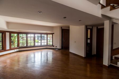 Casa de condomínio à venda com 380m², 4 quartos e 4 vagasSala 