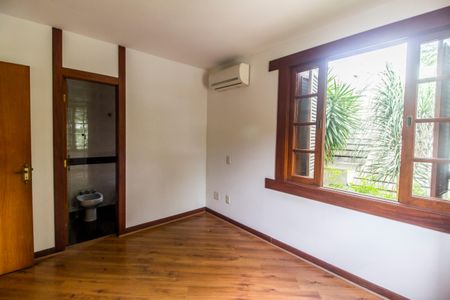 Casa de condomínio à venda com 380m², 4 quartos e 4 vagasSuíte 3