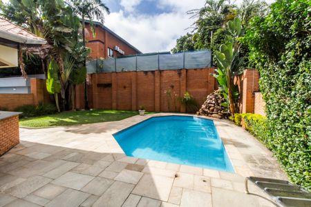 Casa de condomínio à venda com 380m², 4 quartos e 4 vagasPiscina