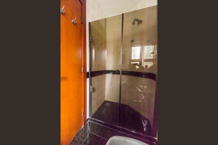 Casa de condomínio à venda com 380m², 4 quartos e 4 vagasBanheiro da Suíte 3