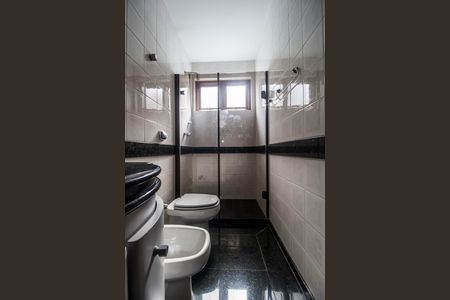 Casa de condomínio à venda com 380m², 4 quartos e 4 vagasBanheiro da Suíte 4