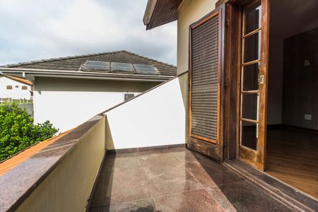 Casa de condomínio à venda com 380m², 4 quartos e 4 vagasVaranda