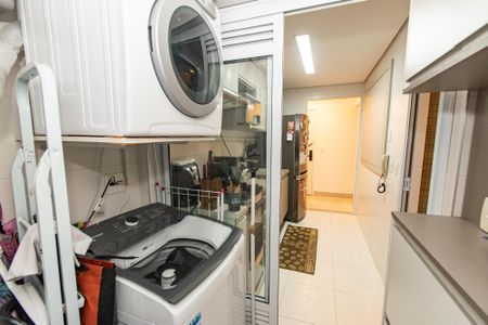 Apartamento à venda com 72m², 2 quartos e 2 vagas Apartamento à venda com 72m², 2 quartos e 2 vagasÁrea de serviço