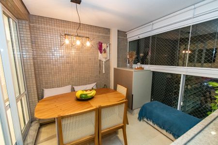 Apartamento à venda com 72m², 2 quartos e 2 vagas Apartamento à venda com 72m², 2 quartos e 2 vagasVaranda
