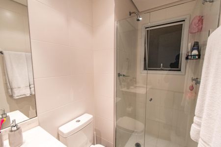 Apartamento à venda com 72m², 2 quartos e 2 vagas Apartamento à venda com 72m², 2 quartos e 2 vagasBanheiro da suíte