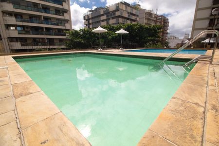 Apartamento para alugar com 100m², 3 quartos e 2 vagasÁrea comum - piscina 1