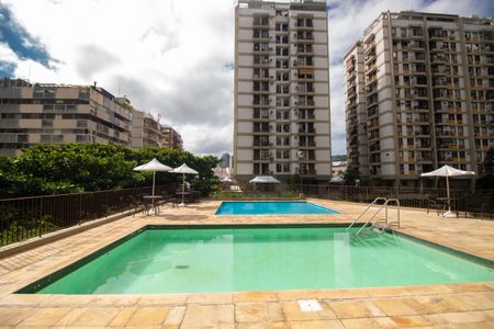 Apartamento para alugar com 100m², 3 quartos e 2 vagasÁrea comum - piscinas